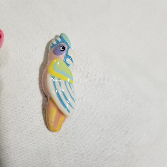 Two Parrot Pins - Picture 7 of 8